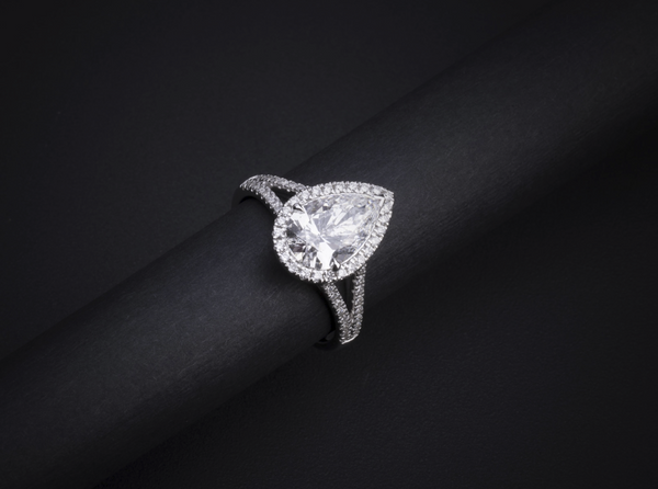 Lab-Grown 2.09 Carat Pear D-VVS2 Diamond 14K White Gold Split Shank Ring
