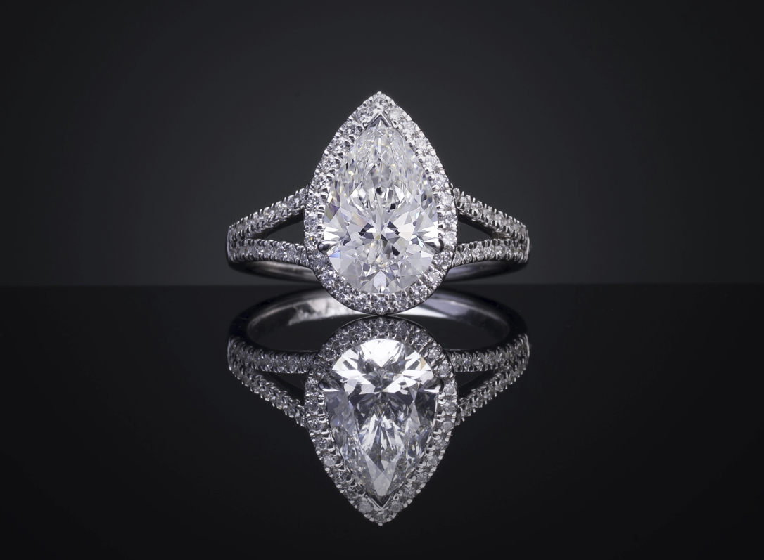 Lab-Grown 2.58 Carat Pear E-F-VVS1 Diamond 14K White Gold Split Shank Ring