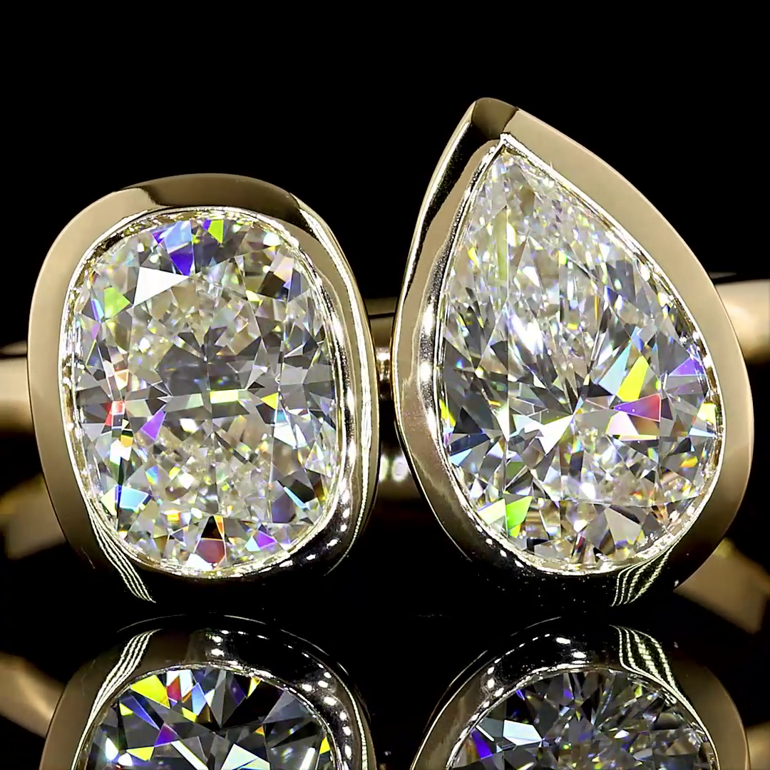 Lab-Grown 2.03 Carat Pear E-VS1 Diamond 14K Yellow Gold Toi Et Moi Ring