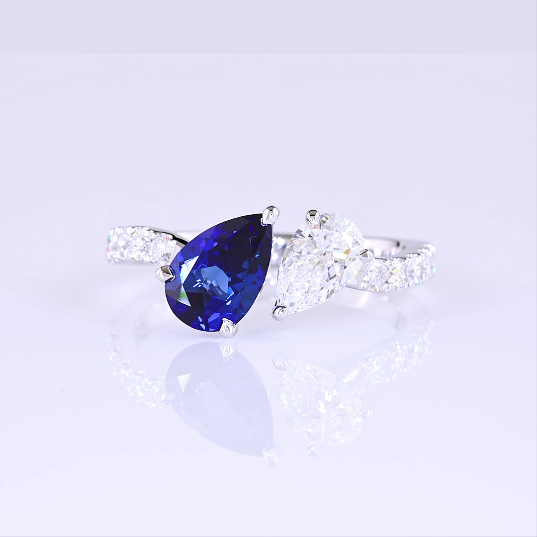 Lab-Grown 0.8 Carat Pear -VS2 Diamond 14K White Gold Toi Et Moi Ring