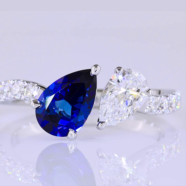 Lab-Grown 0.8 Carat Pear -VS2 Diamond 14K White Gold Toi Et Moi Ring