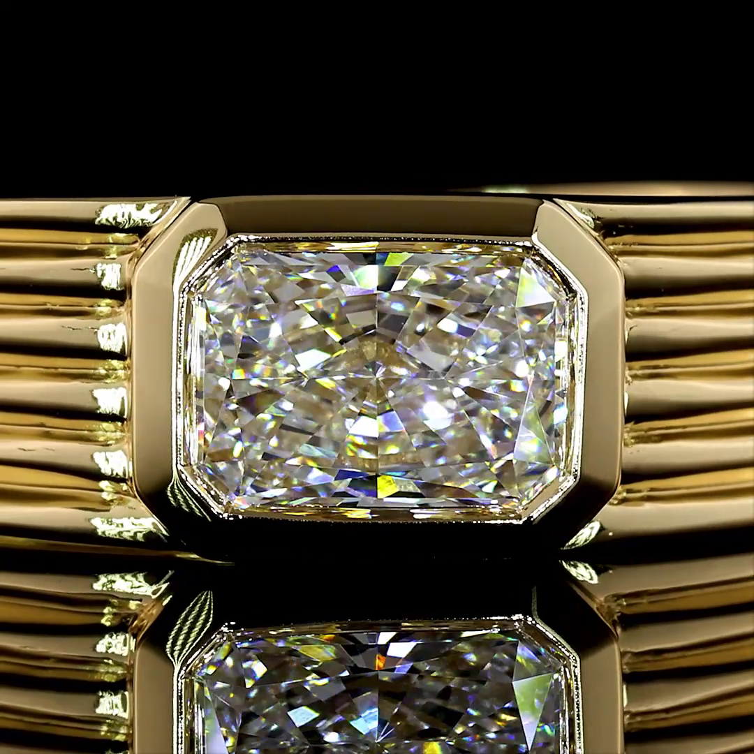 Lab-Grown 1 Carat Radiant D-VS1 Diamond 14K Yellow Gold Solitaire Ring