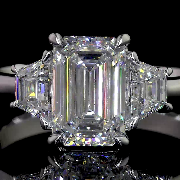 Lab-Grown 1.6 Carat Emerald E-VVS2 Diamond Platinum 3 Stones Ring