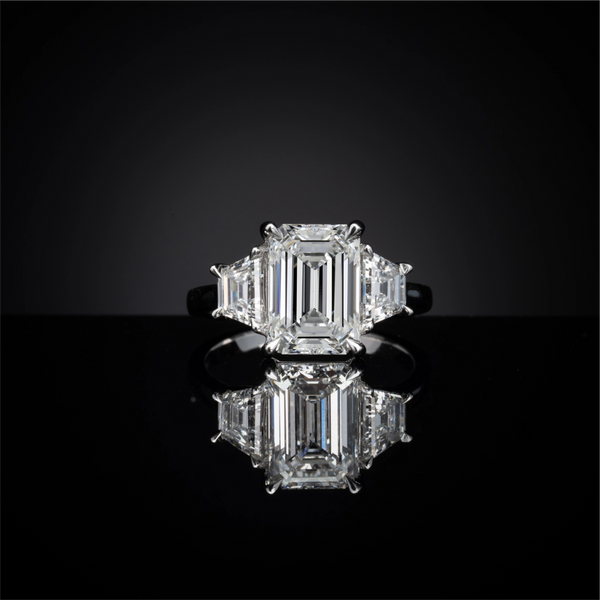 Lab-Grown 1.6 Carat Emerald E-VVS2 Diamond Platinum 3 Stones Ring