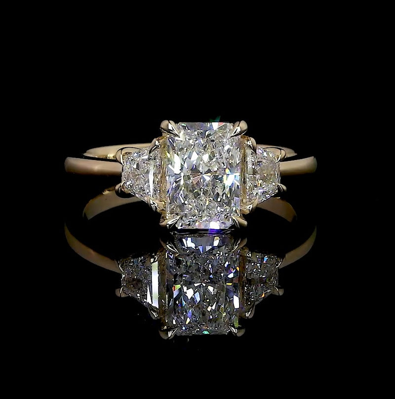 Lab-Grown 2.67 Carat Radiant E-VS1 Diamond 14K Yellow Gold 3 Stones Ring