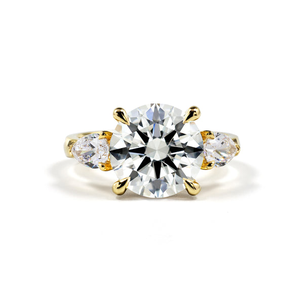 Lab-Grown 4.83 Carat Round D-VVS2 Diamond 14K Yellow Gold 3 Stones Ring