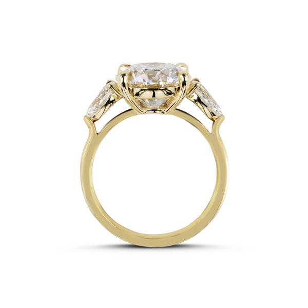 Lab-Grown 4.83 Carat Round D-VVS2 Diamond 14K Yellow Gold 3 Stones Ring