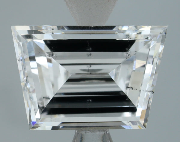 Lab-Grown 2.00 Carat Trapezoid Shape Diamond color E Clarity SI1, precious stones, engagement diamonds