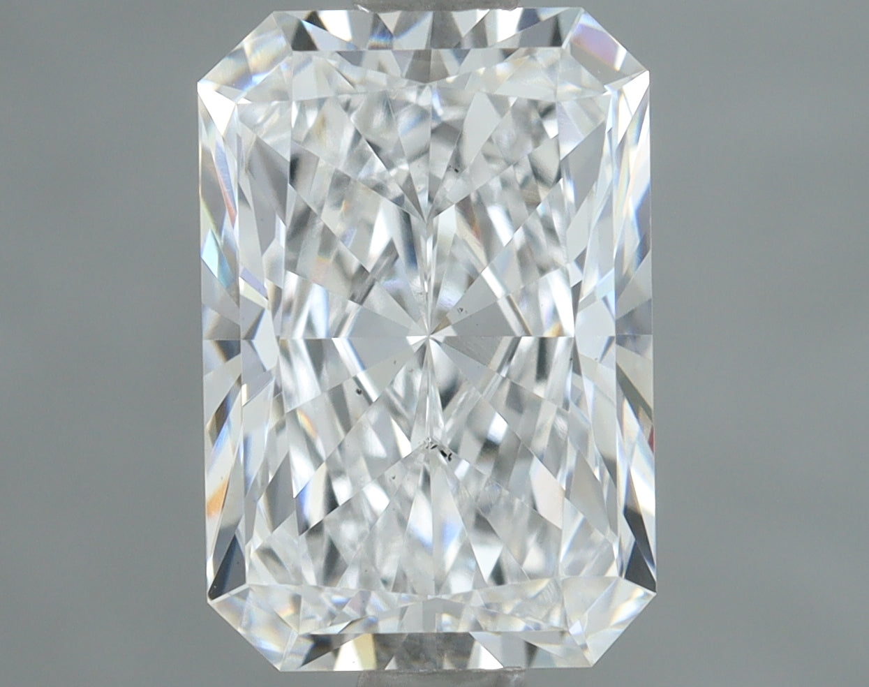 Lab-Grown 1.59 Carat Radiant Cut Diamond color E Clarity VS2, precious stones, engagement diamonds