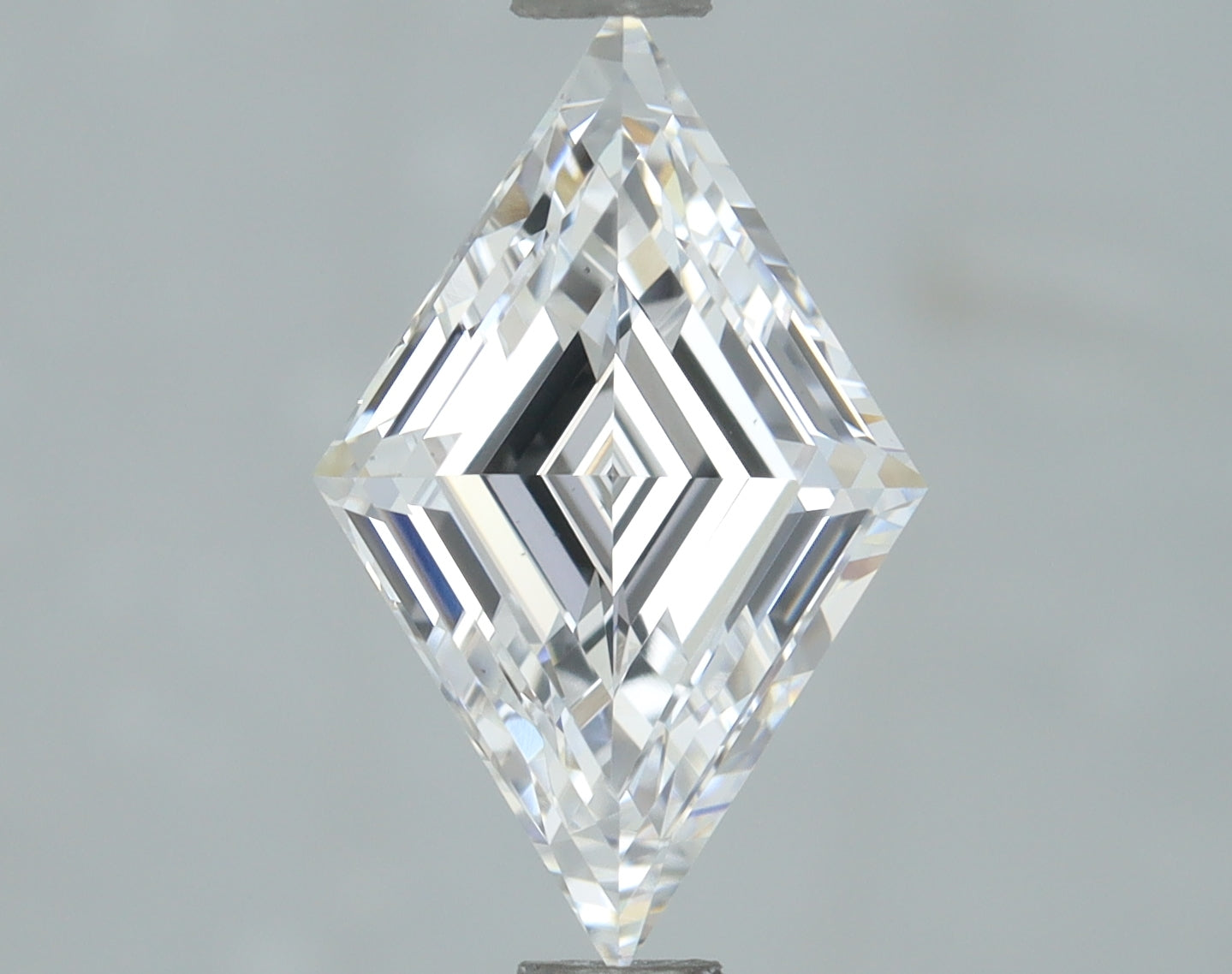 Lab-Grown 1.04 Carat Lozenge Step Cut Diamond color D Clarity VS1, precious stones, engagement diamonds
