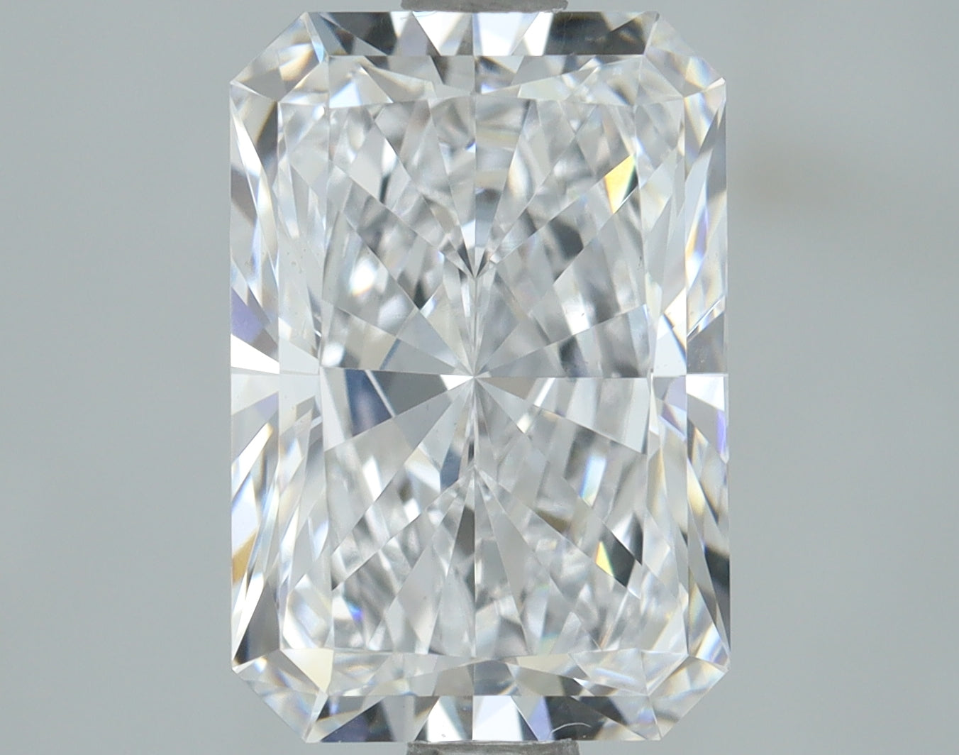 Lab-Grown 2.04 Carat Radiant Cut Diamond color E Clarity VVS2, precious stones, engagement diamonds