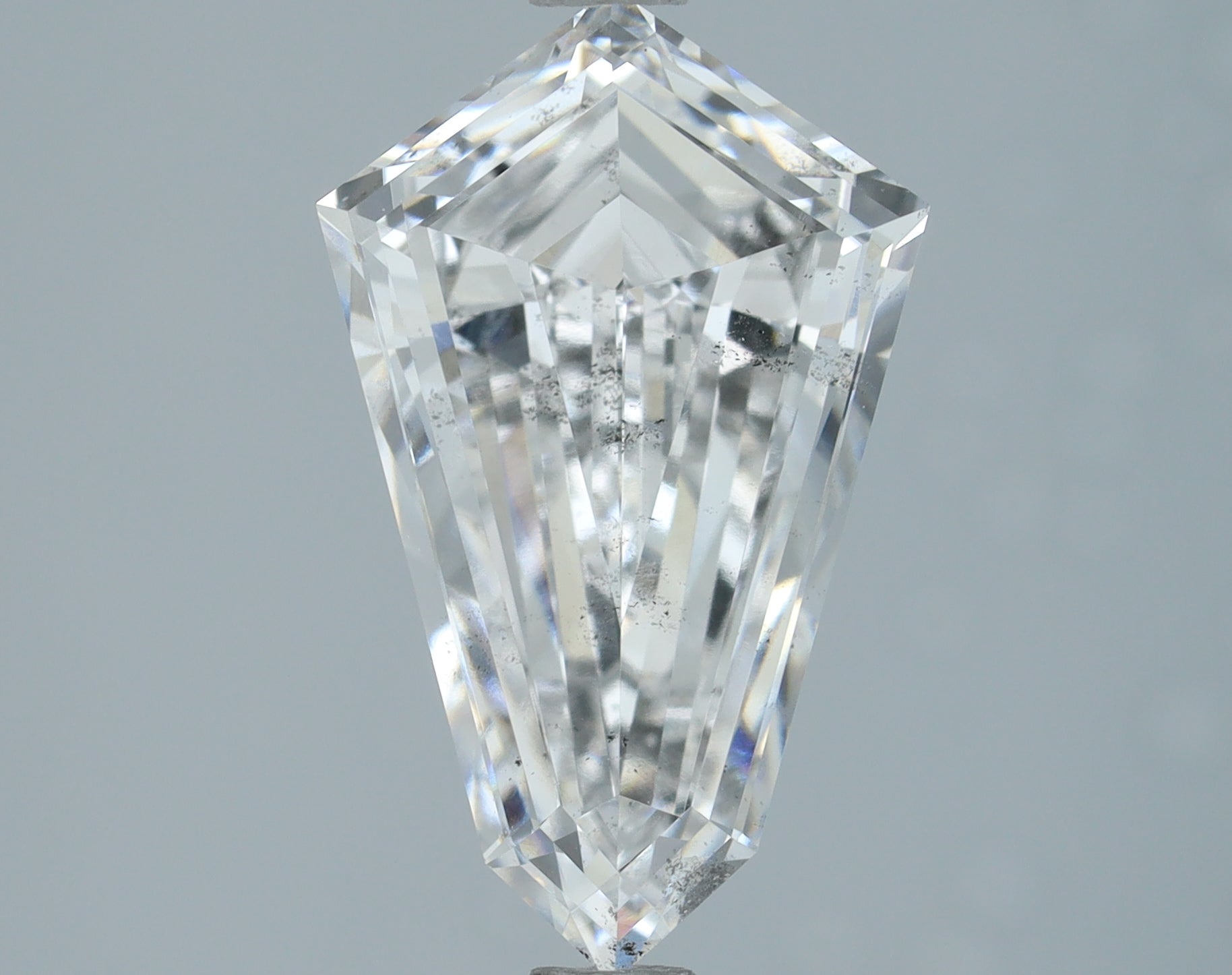 Lab-Grown 2.01 Carat Shield Shape Diamond color F Clarity SI2, precious stones, engagement diamonds