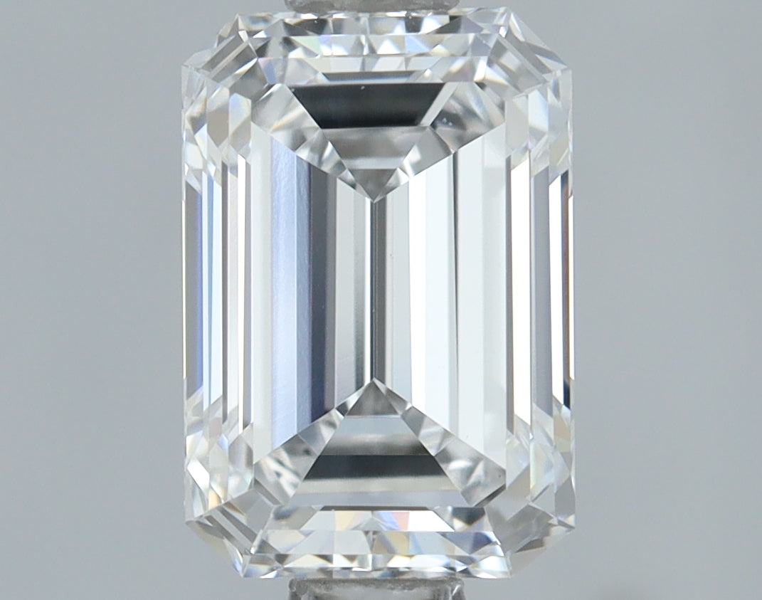 Lab-Grown 1.05 Carat Emerald Cut Diamond color D Clarity VVS2, precious stones, engagement diamonds