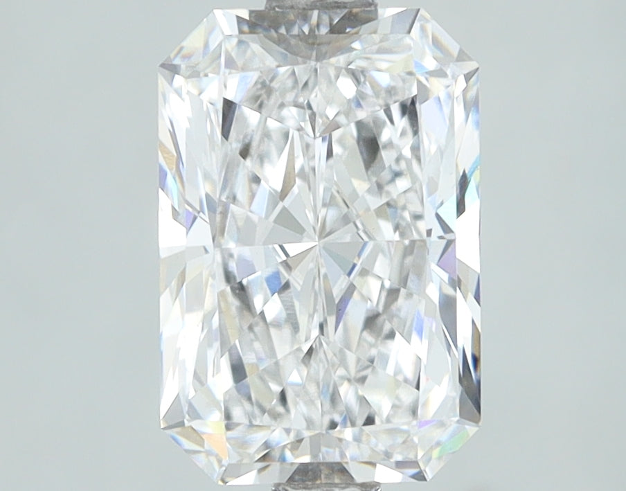 Lab-Grown 2.15 Carat Radiant Cut Diamond color E Clarity VS1, precious stones, engagement diamonds