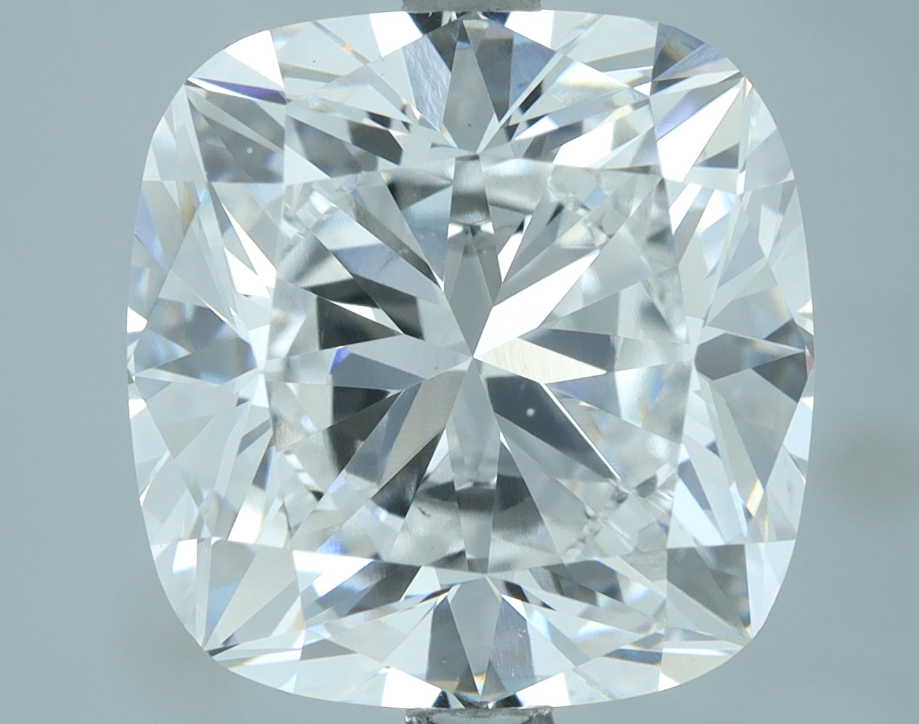 Lab-Grown 5.40 Carat Cushion Brilliant Diamond color E Clarity VS1, precious stones, engagement diamonds