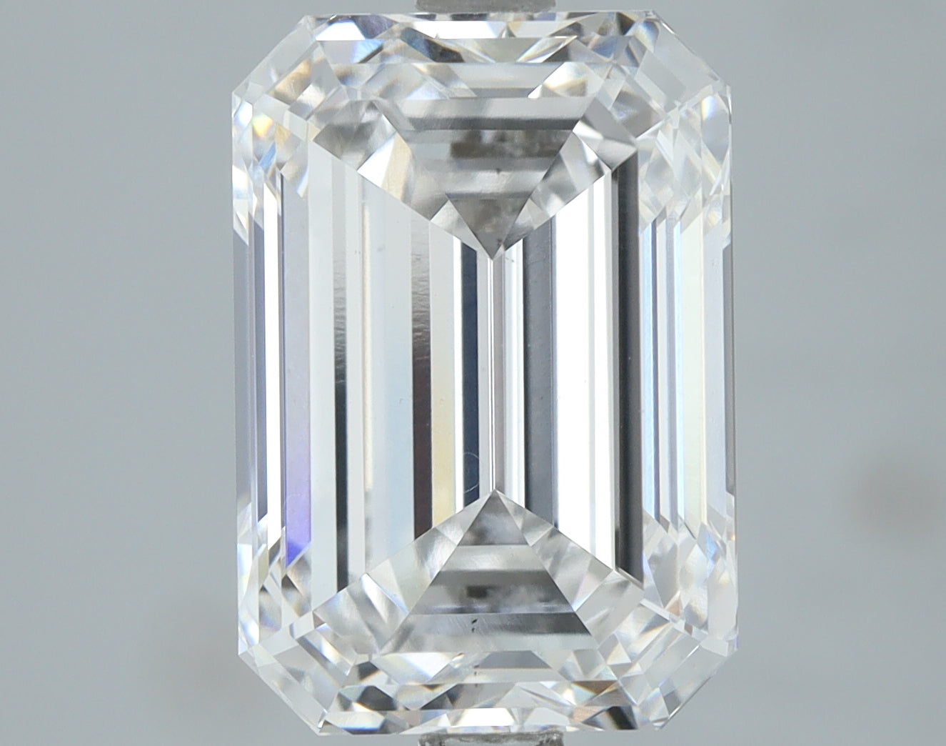Lab-Grown 4.07 Carat Emerald Cut Diamond color E Clarity VS2, precious stones, engagement diamonds