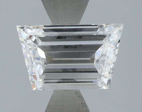 Lab-Grown 1.00 Carat Trapezoid Shape Diamond color E Clarity VVS2, precious stones, engagement diamonds