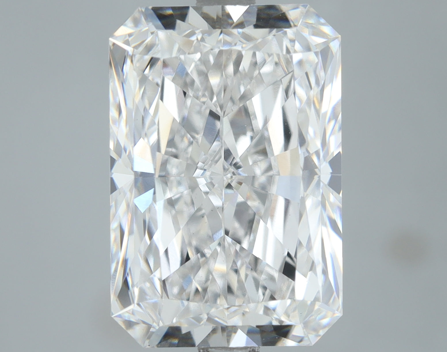 Lab-Grown 5.01 Carat Radiant Cut Diamond color E Clarity VS1, precious stones, engagement diamonds