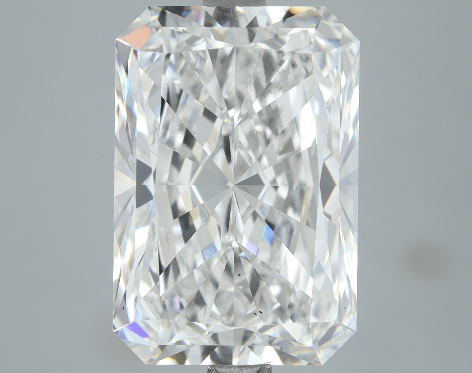 Lab-Grown 5.01 Carat Radiant Cut Diamond color E Clarity VS2, precious stones, engagement diamonds