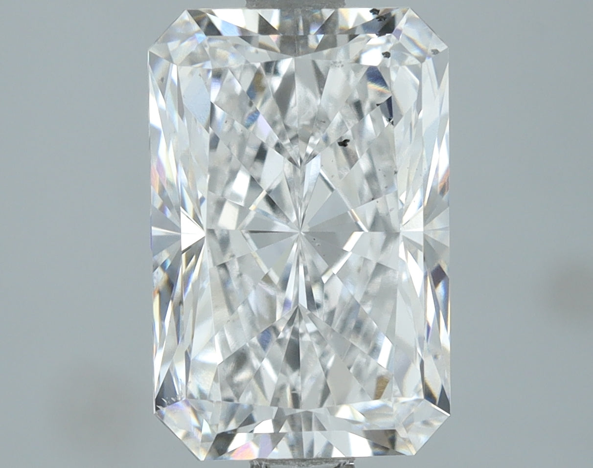 Lab-Grown 2.50 Carat Radiant Cut Diamond color E Clarity VS2, precious stones, engagement diamonds
