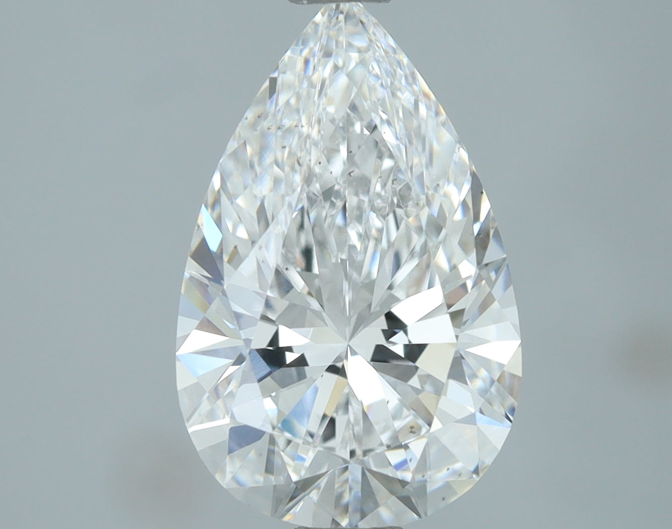 Lab-Grown 2.00 Carat Pear Shape Diamond color D Clarity VS2, precious stones, engagement diamonds