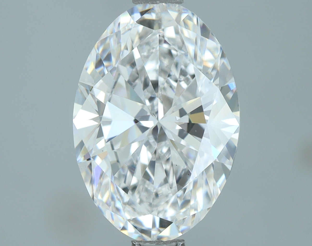 Lab-Grown 2.00 Carat Oval Shape Diamond color D Clarity VS1, precious stones, engagement diamonds