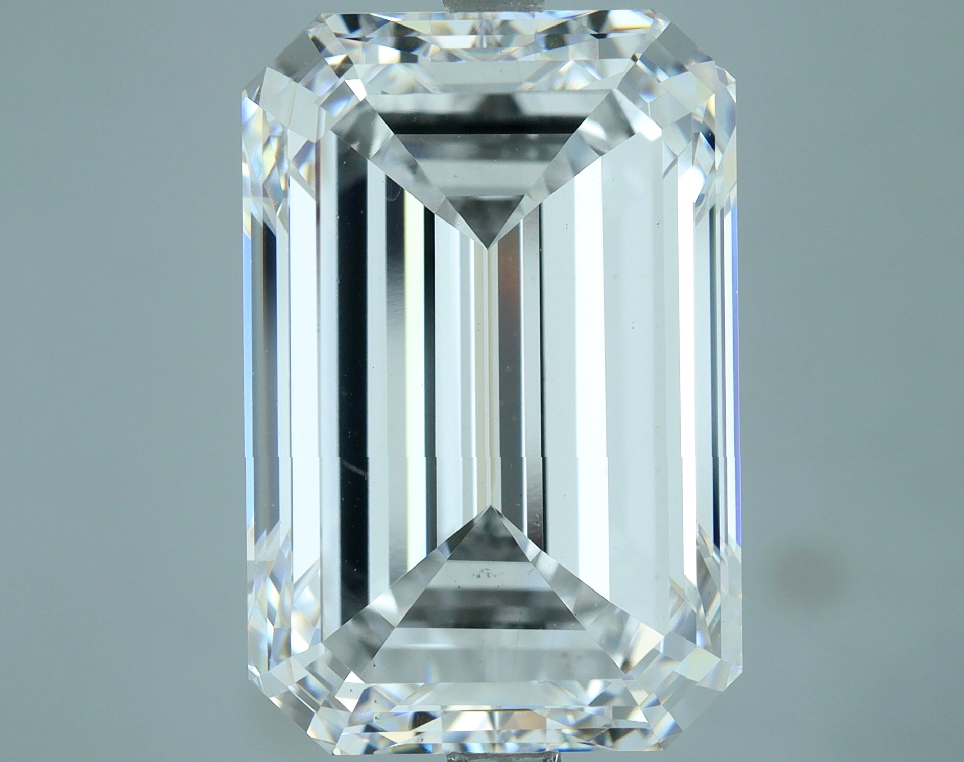 Lab-Grown 10.01 Carat Emerald Cut Diamond color D Clarity VS1, precious stones, engagement diamonds