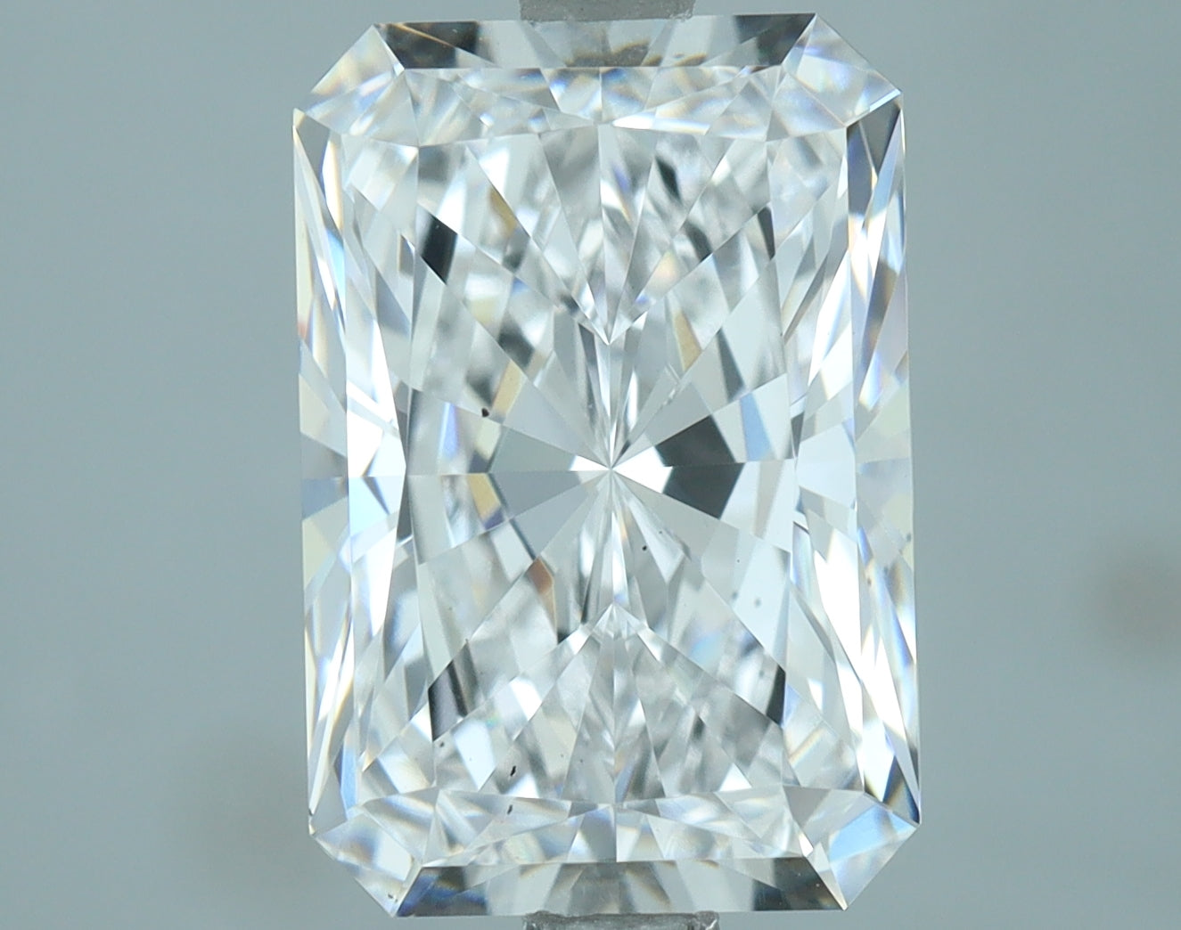 Lab-Grown 3.07 Carat Radiant Cut Diamond color D Clarity VS2, precious stones, engagement diamonds