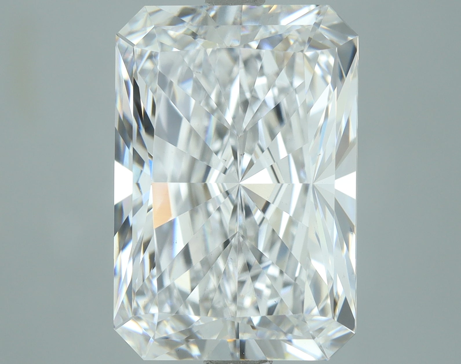 Lab-Grown 5.00 Carat Radiant Cut Diamond color D Clarity VS1, precious stones, engagement diamonds