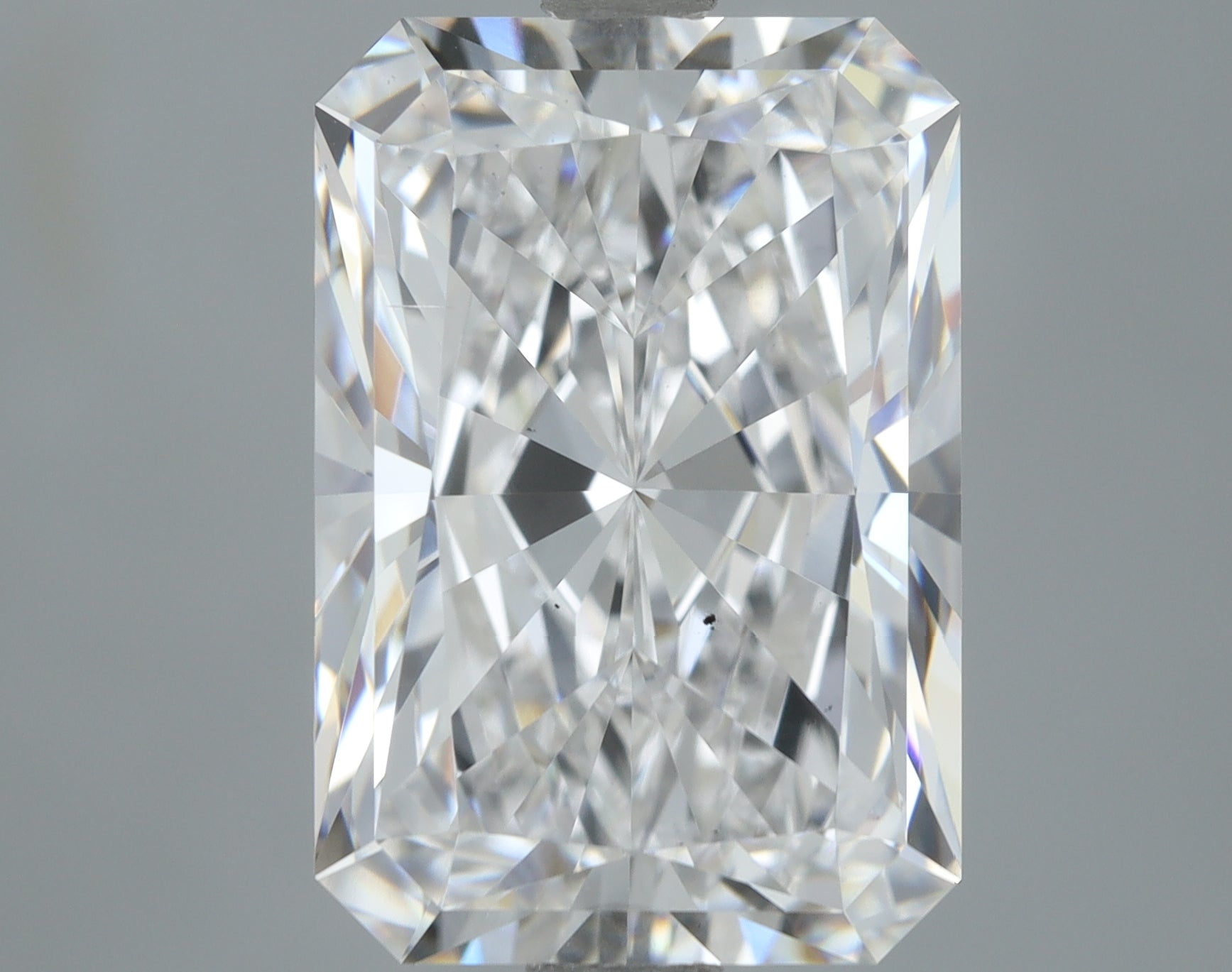 Lab-Grown 4.15 Carat Radiant Cut Diamond color E Clarity VS2, precious stones, engagement diamonds