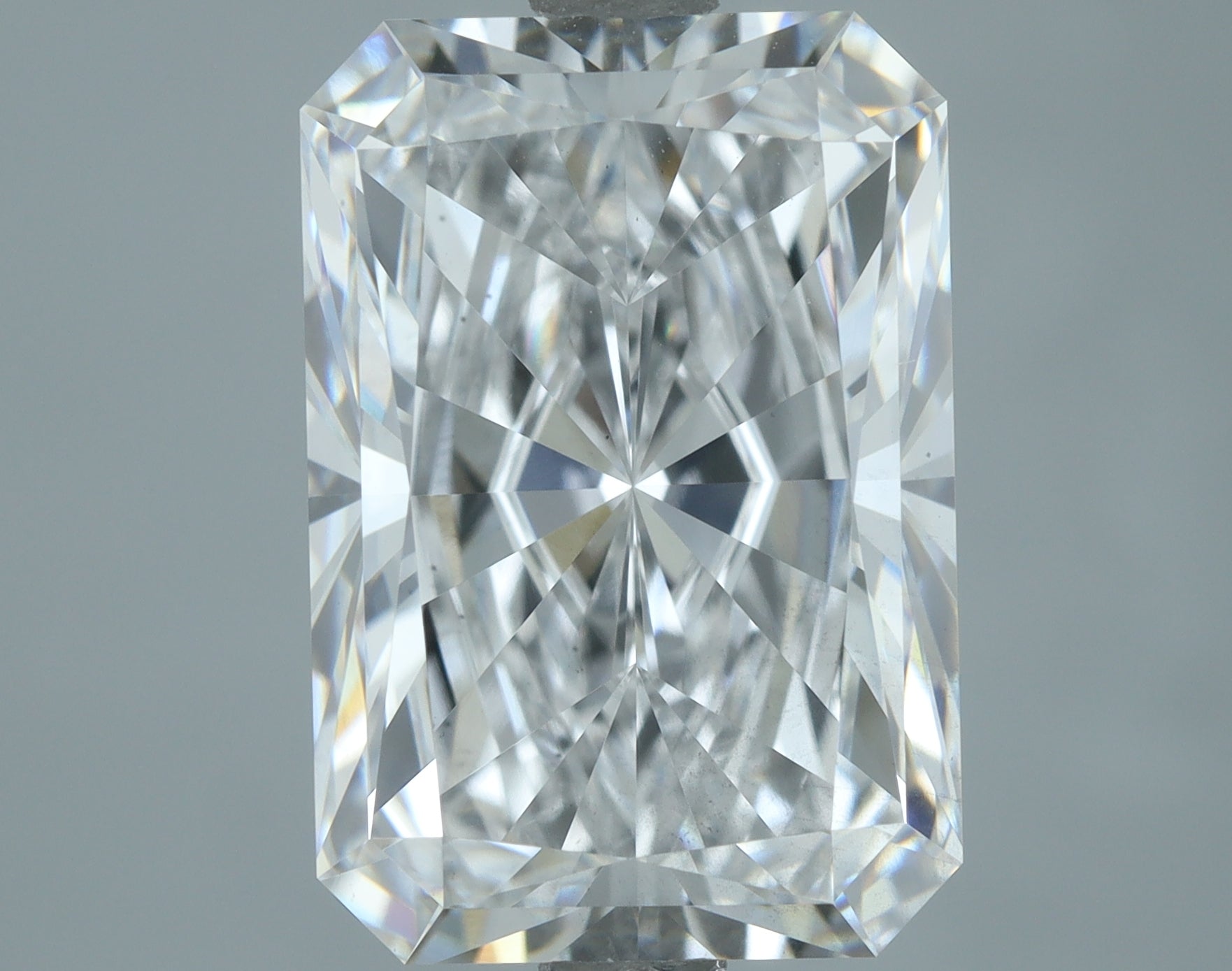 Lab-Grown 4.01 Carat Radiant Cut Diamond color E Clarity VS2, precious stones, engagement diamonds
