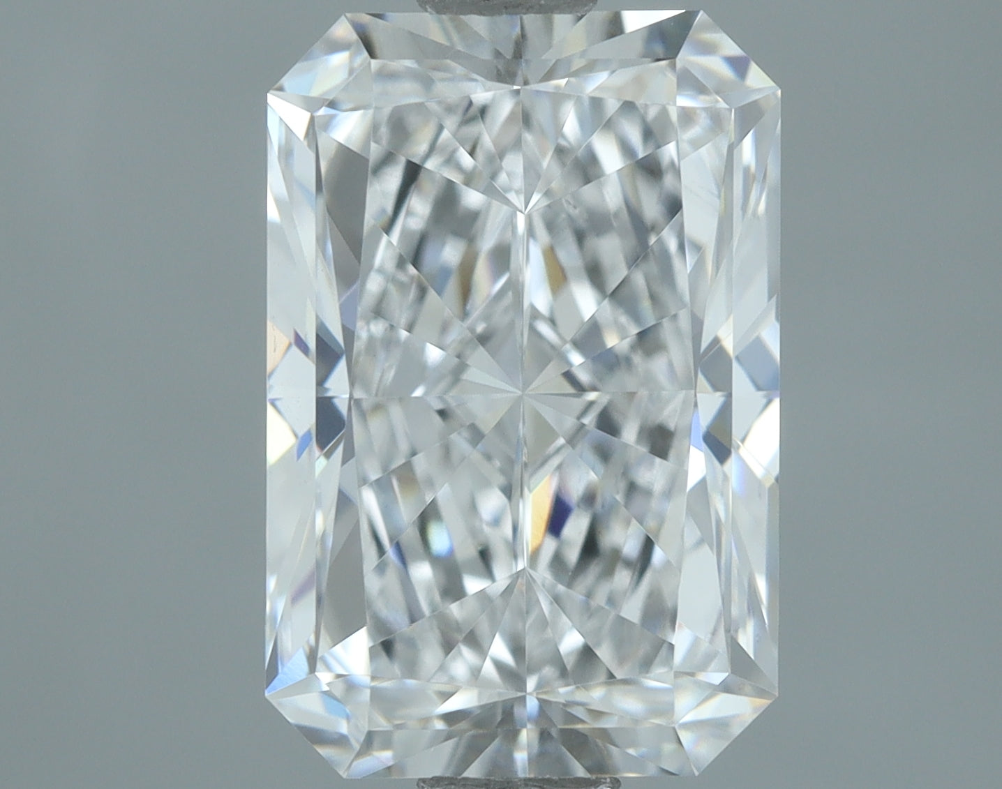 Lab-Grown 2.02 Carat Radiant Cut Diamond color D Clarity VS1, precious stones, engagement diamonds