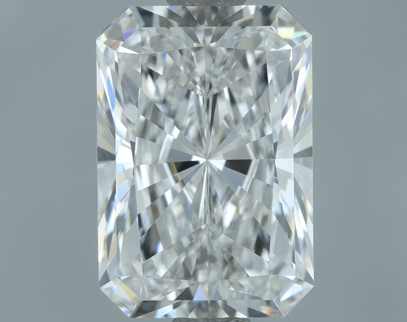Lab-Grown 2.03 Carat Radiant Cut Diamond color E Clarity VS1, precious stones, engagement diamonds