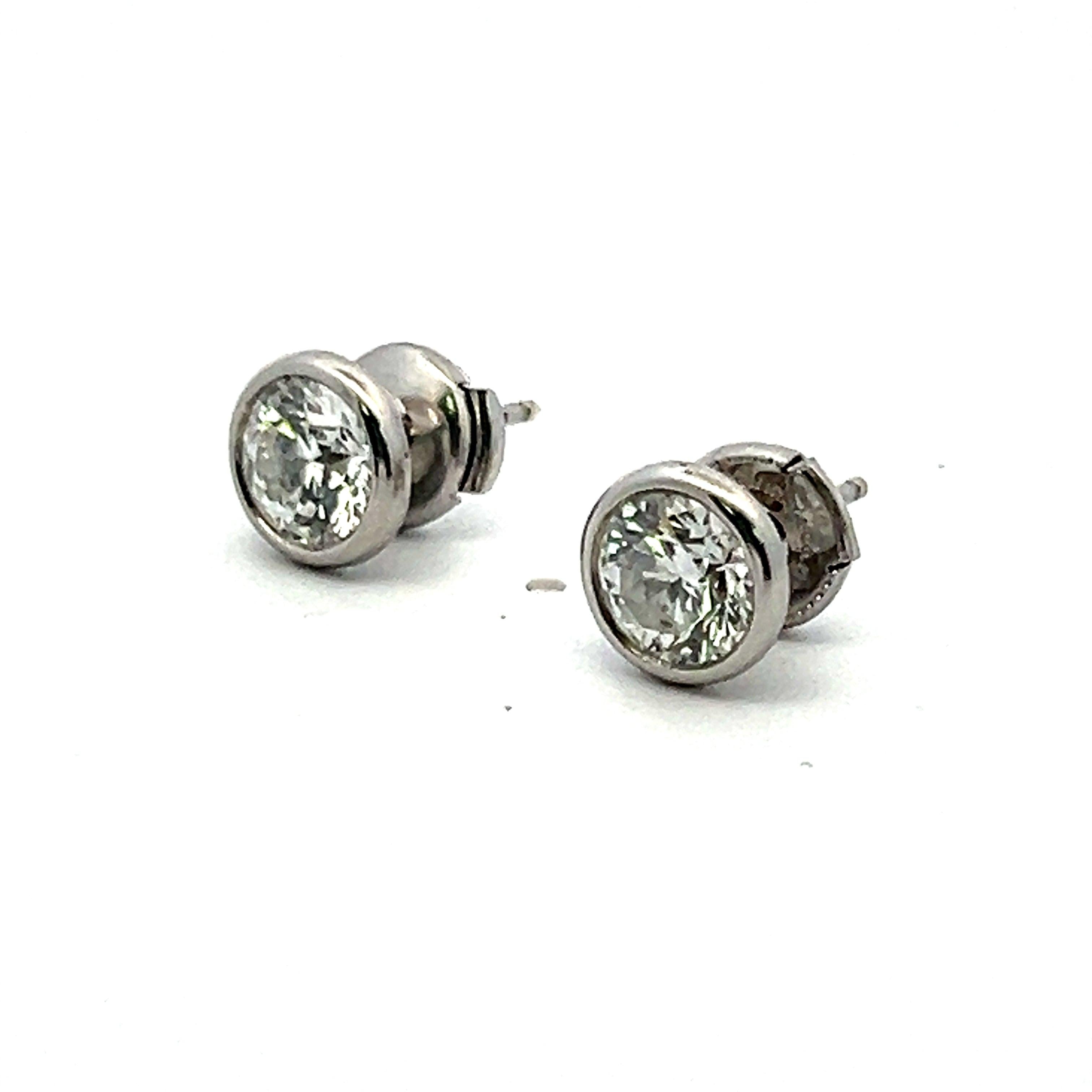 Tiffany & Co 2.05 Carat Round Brilliant G VS1 Diamond Platinum Earrings
