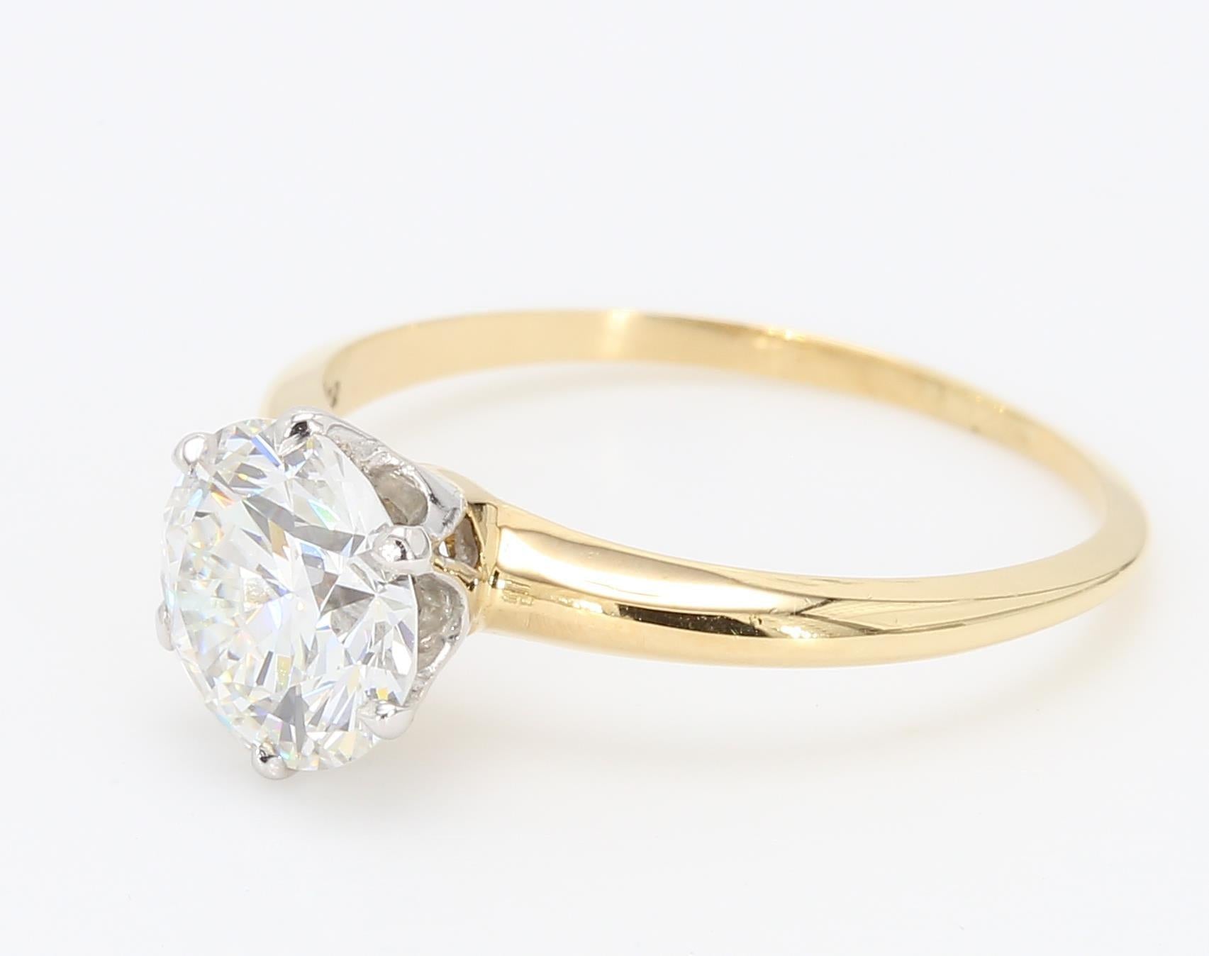 Tiffany and Co 1.26 Carat Round Brilliant Diamond 18 Karat Gold Engagement Ring