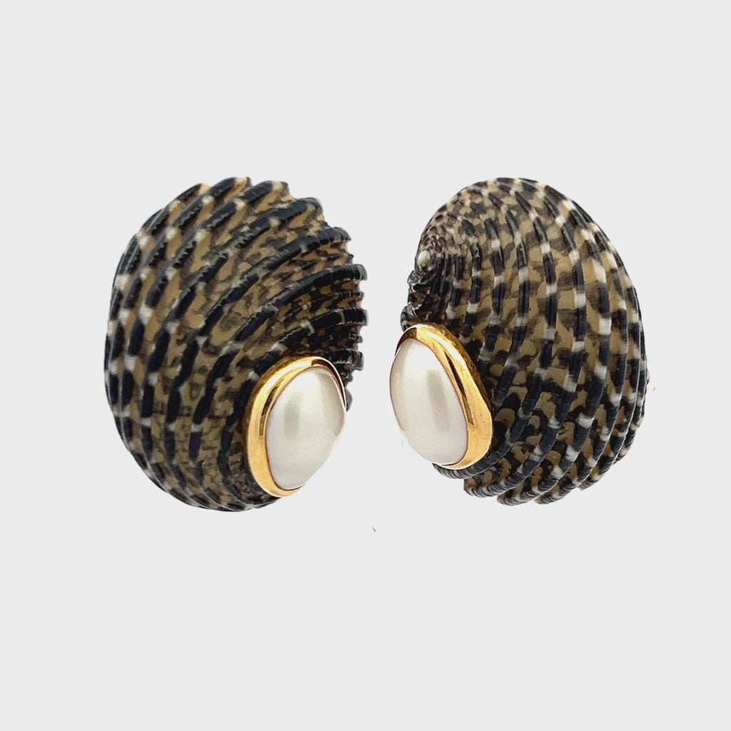 Seaman Schepps 18 Karat Yellow Gold Clip On Shell Earrings