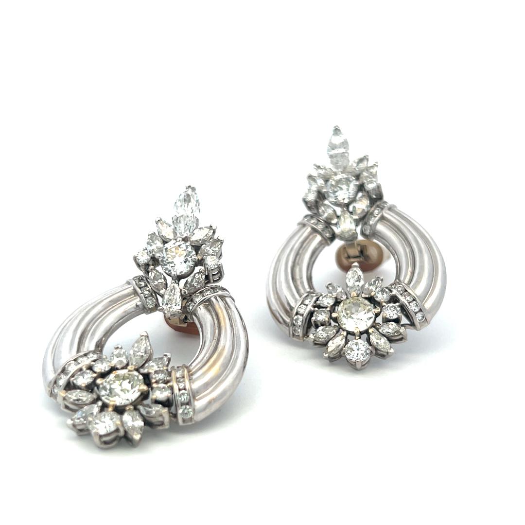 18K Gold Chandelier Earrings with 11.95 Carat Old European Cut G VVS2 Diamonds