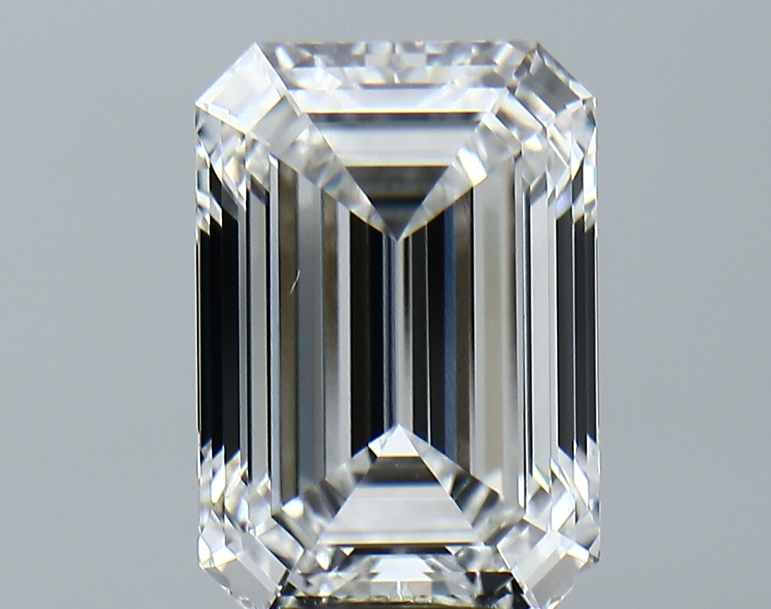 Lab-Grown 5.66 Carat Emerald Cut Diamond color E Clarity VS1 With GIA Certificate, precious stones, engagement diamonds