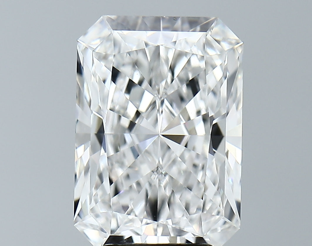 Lab-Grown 4.96 Carat Radiant Cut Diamond color E Clarity VVS2 With GIA Certificate, precious stones, engagement diamonds