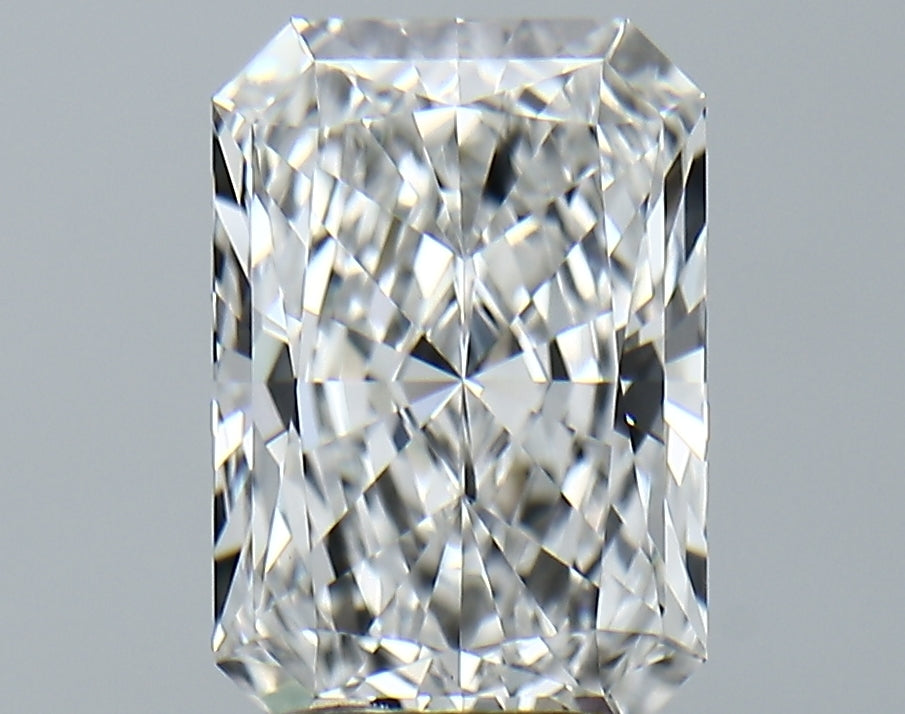 Lab-Grown 3.28 Carat Radiant Cut Diamond color E Clarity VVS2, precious stones, engagement diamonds