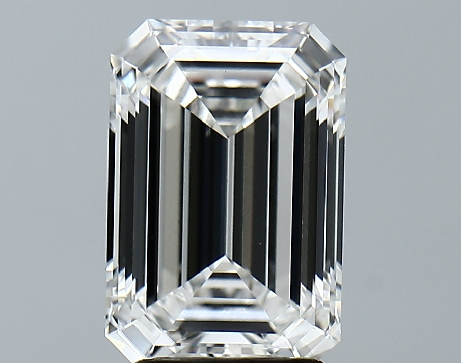Lab-Grown 2.81 Carat Emerald Cut Diamond color E Clarity VVS2, precious stones, engagement diamonds