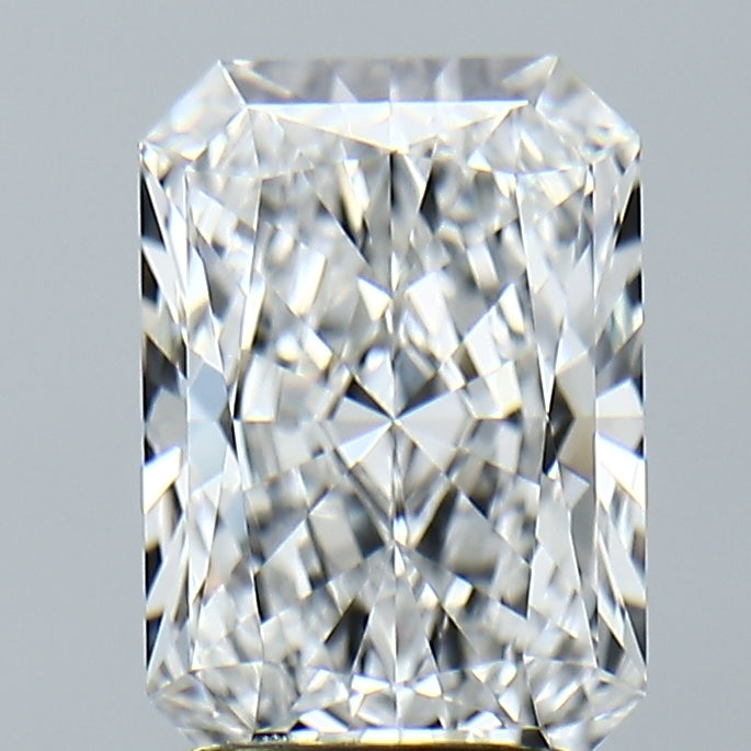 Lab-Grown 2.63 Carat Radiant Cut Diamond color E Clarity VVS2, precious stones, engagement diamonds