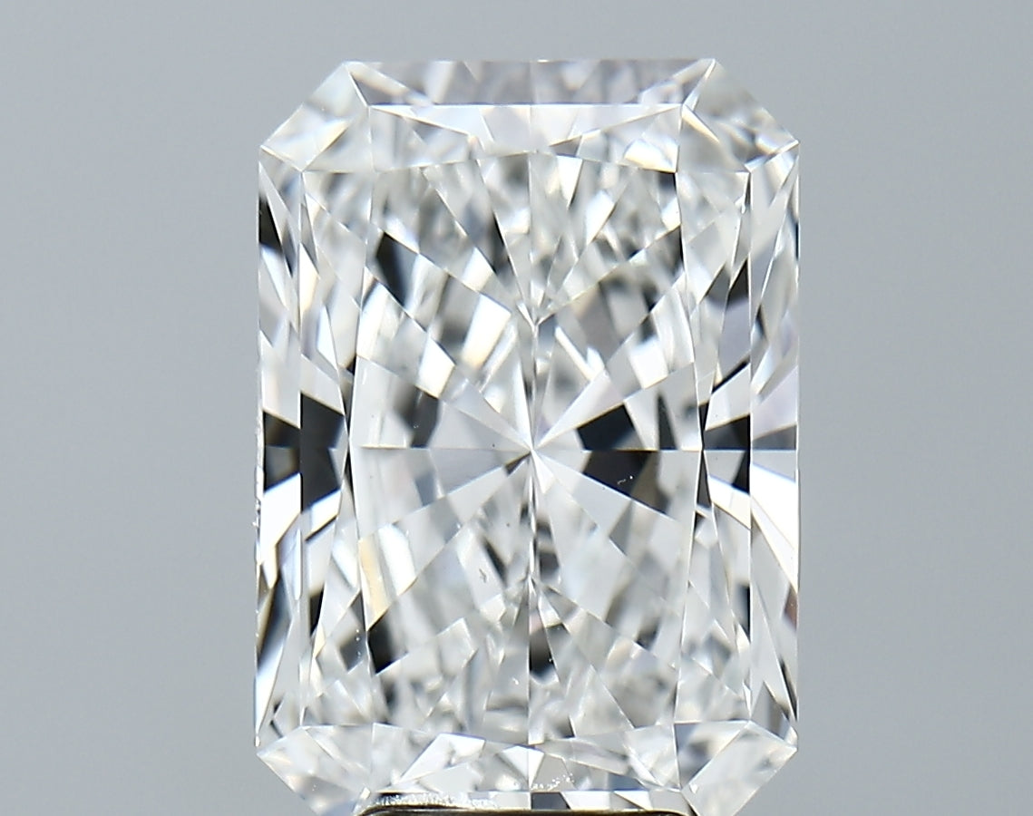 Lab-Grown 5.76 Carat Radiant Cut Diamond color E Clarity VVS2, precious stones, engagement diamonds