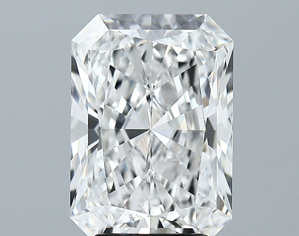 Lab-Grown 4.11 Carat Radiant Cut Diamond color E Clarity VVS2 With GIA Certificate, precious stones, engagement diamonds