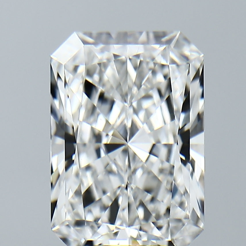 Lab-Grown 4.30 Carat Radiant Cut Diamond color E Clarity VVS2, precious stones, engagement diamonds