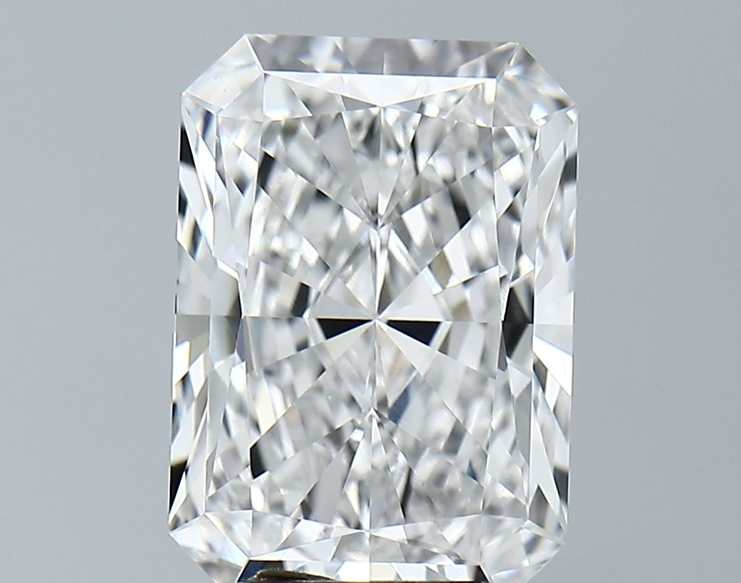 Lab-Grown 4.66 Carat Radiant Cut Diamond color E Clarity VS1 With GIA Certificate, precious stones, engagement diamonds