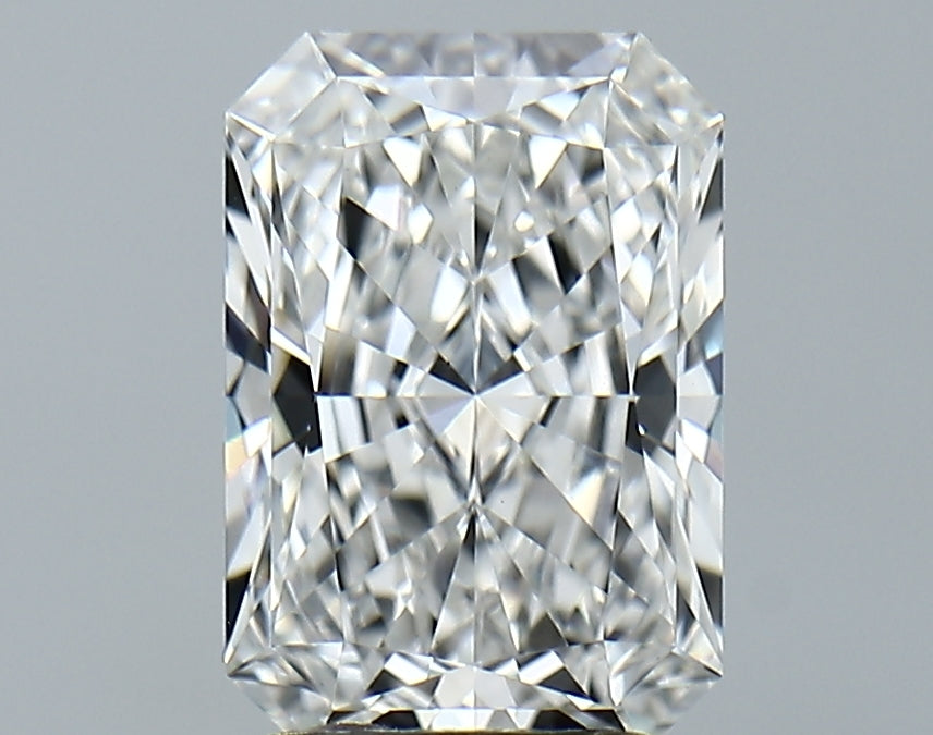 Lab-Grown 2.61 Carat Radiant Cut Diamond color E Clarity VS1, precious stones, engagement diamonds