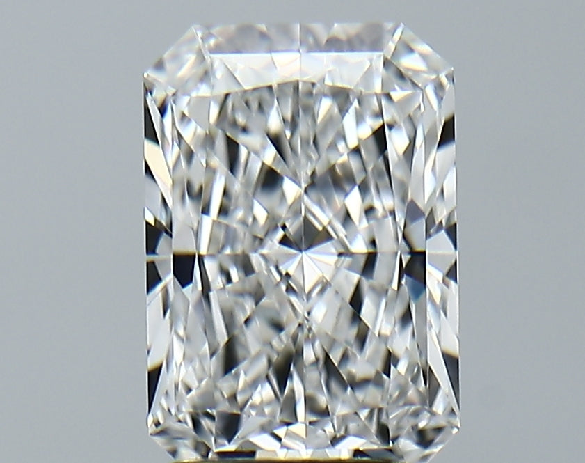 Lab-Grown 2.50 Carat Radiant Cut Diamond color E Clarity VS1, precious stones, engagement diamonds