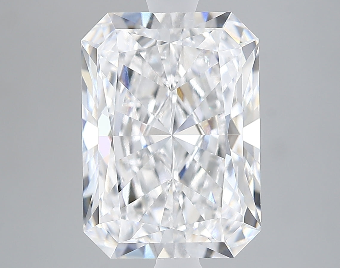 Lab-Grown 3.83 Carat Radiant Cut Diamond color E Clarity VVS2 With GIA Certificate, precious stones, engagement diamonds