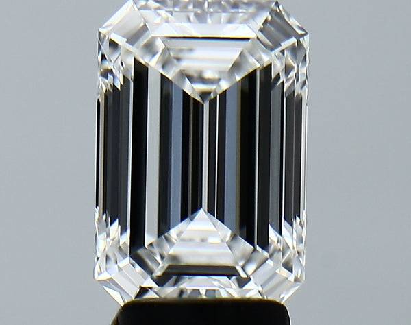 Lab-Grown 3.39 Carat Emerald Cut Diamond color E Clarity VVS2, precious stones, engagement diamonds